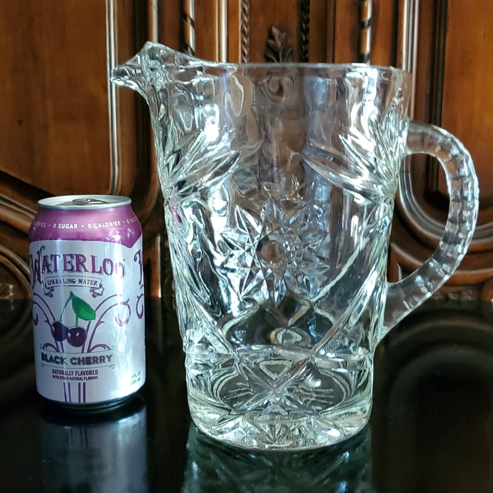 54oz "Prescut AKA Star Of David" Thick Pressed Glass Pitcher by Anchor Hocking - Picture 12 of 16